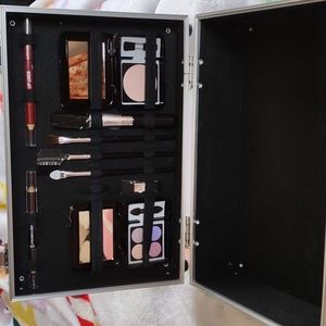 Makeup travel box